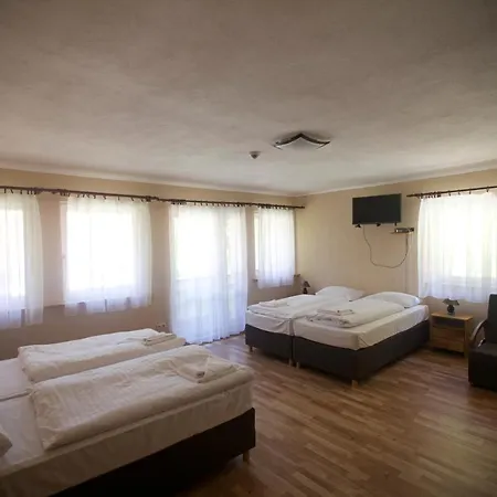 Korytnica 3*